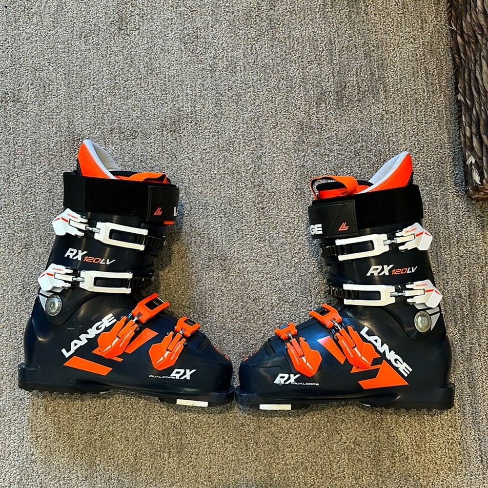 LANGE RX 120LV ski boots